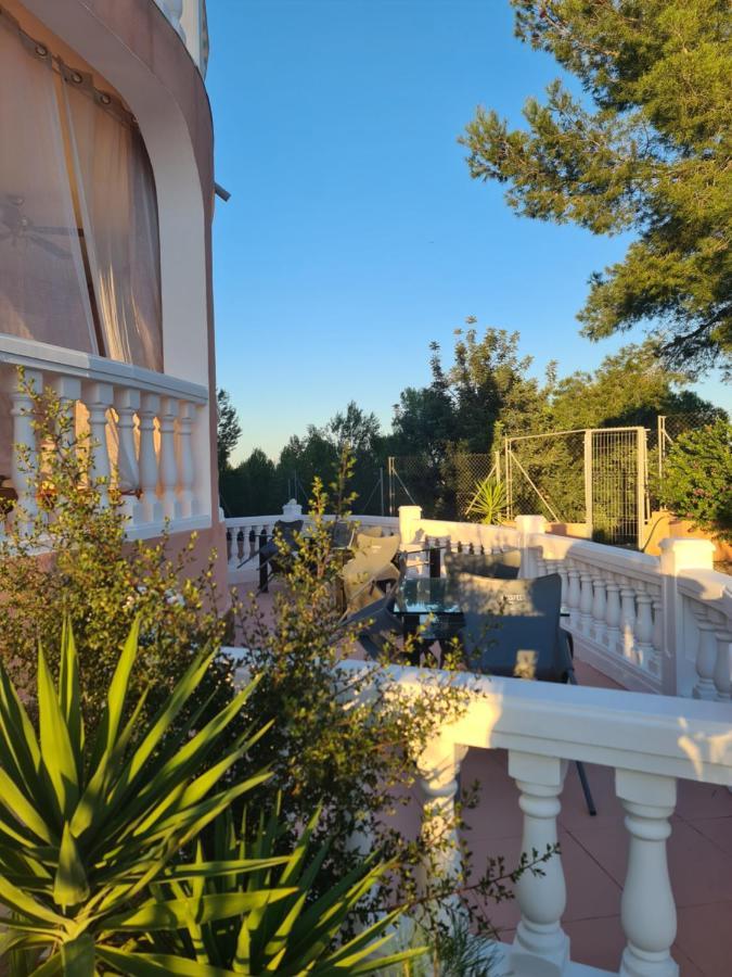 Chateau Angelique Guest House Valencia Exterior photo